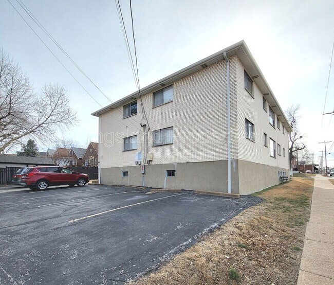 Building Photo - 5353 Walsh St