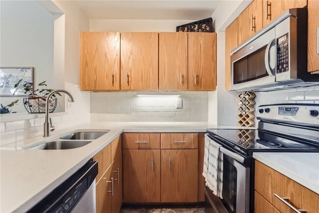 Building Photo - 2135 Spruce St