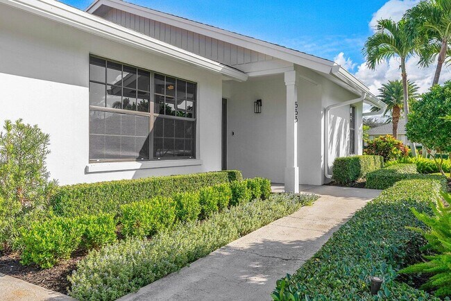 Building Photo - 555 SW 24th Ave