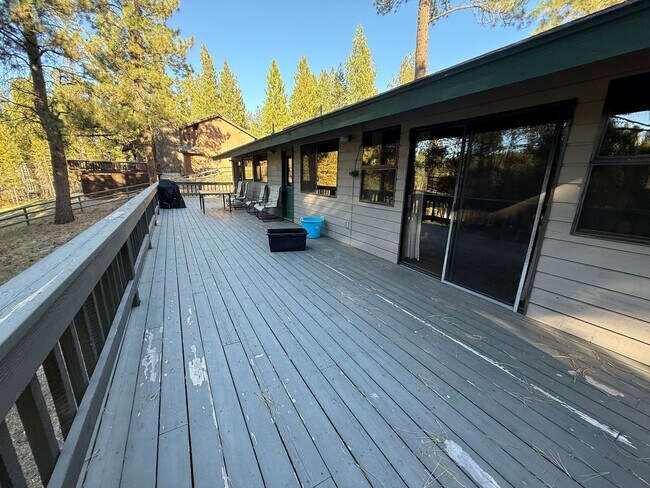 Building Photo - Furnished Riverfront Cabin on the Spring River – 4 Bedrooms, 3 Bathrooms 2,300 sq. ft. | Fully Fu...