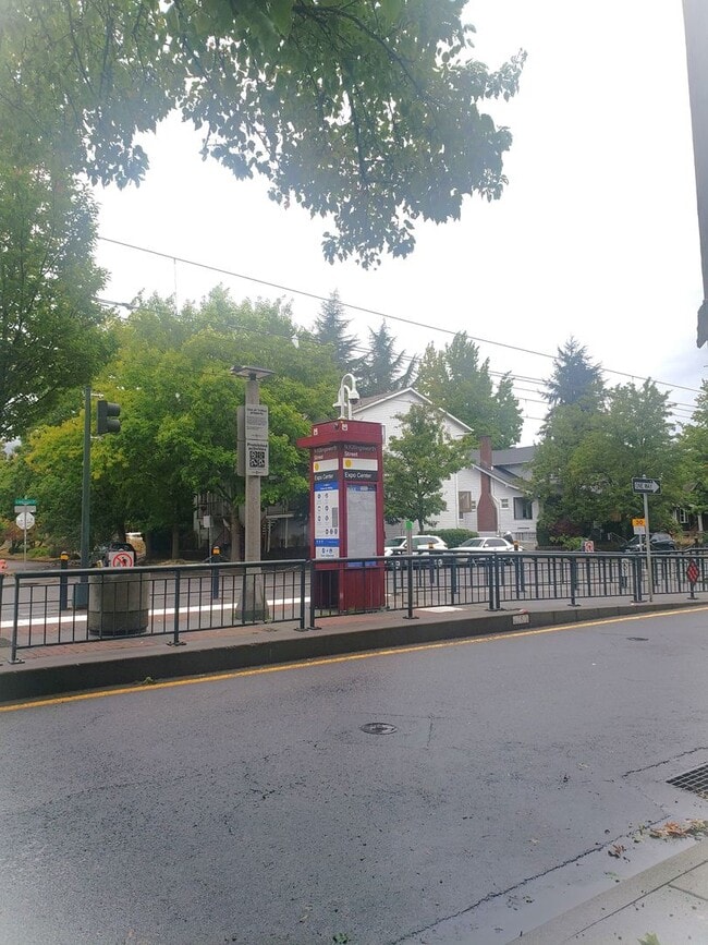 Building Photo - Overlook Neighborhood Condo!