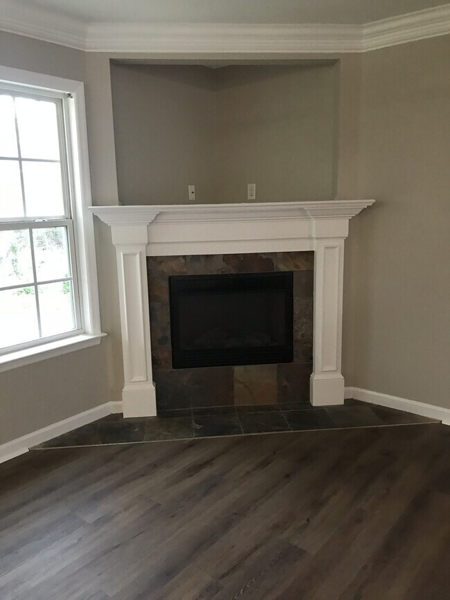 Building Photo - 1138 Colony Cir