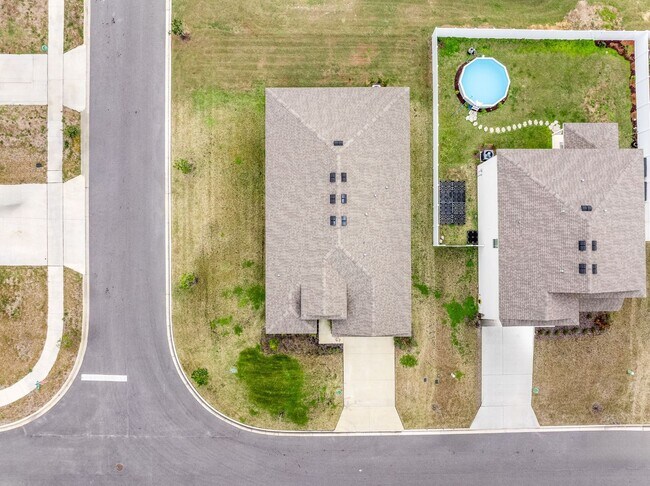 Building Photo - Immaculate 4-Bedroom, 2.5-Bath Home