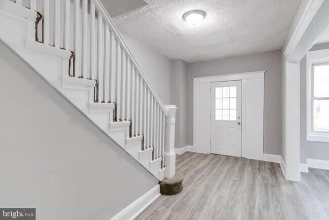 Building Photo - 2908 Oakley Ave