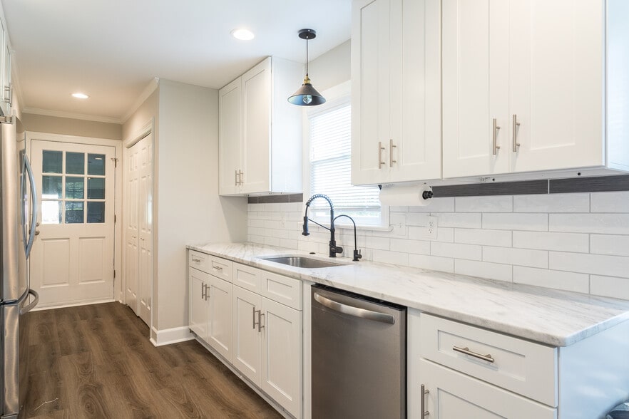 Building Photo - 2565 Oakes Plantation Dr