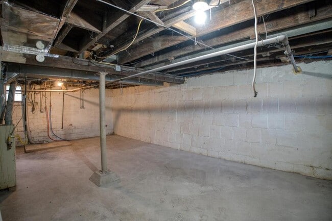 Building Photo - 4013 Bell St