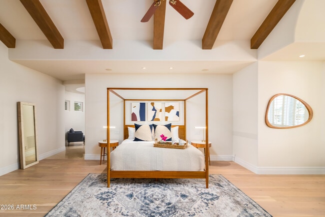 Building Photo - 10754 E Laurel Ln