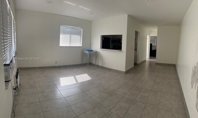 Building Photo - 2838 Madison St