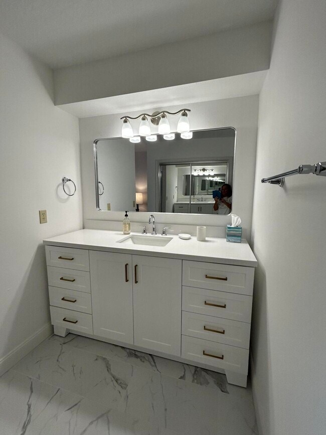 Building Photo - 13383 Bedford Mews Ct