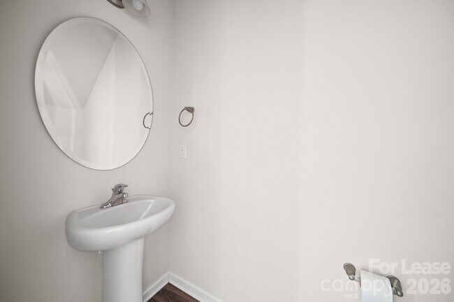 Building Photo - 715 Lackey St