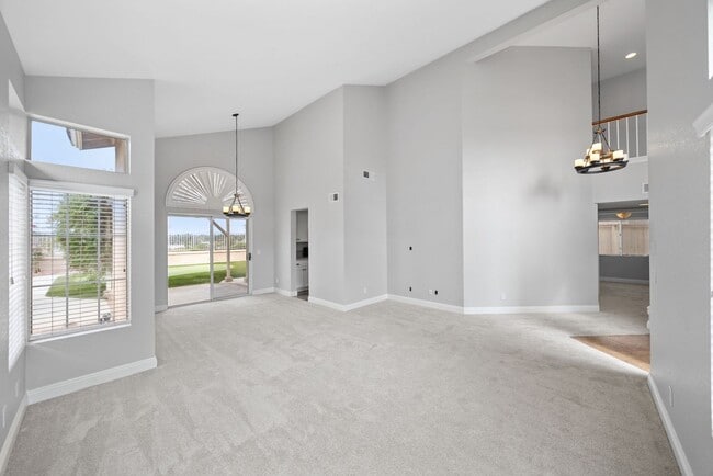 Building Photo - 40115 Starling St