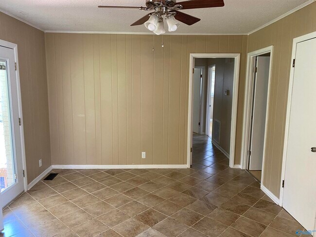 Building Photo - 512 Clift Dr