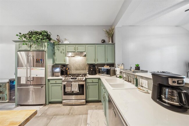 Building Photo - 64 S Piper Trace