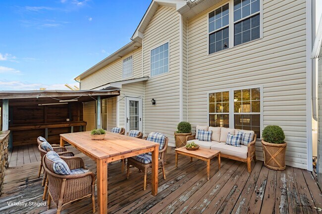 Building Photo - 200 Bridlewood Dr