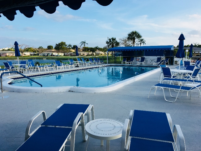 Building Photo - 277 W High Point Ct