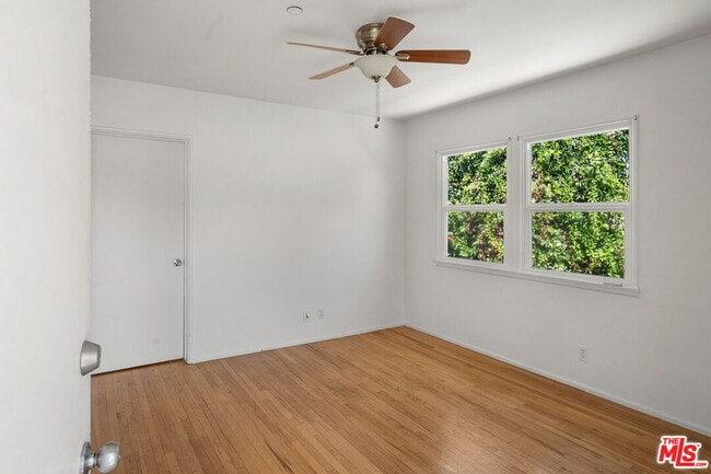 Building Photo - 2233 Laverna Ave