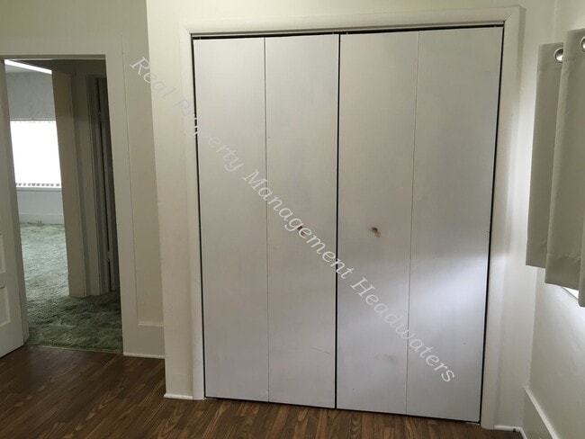 Building Photo - 4 Bedroom 2 Bath Farm House for Rent