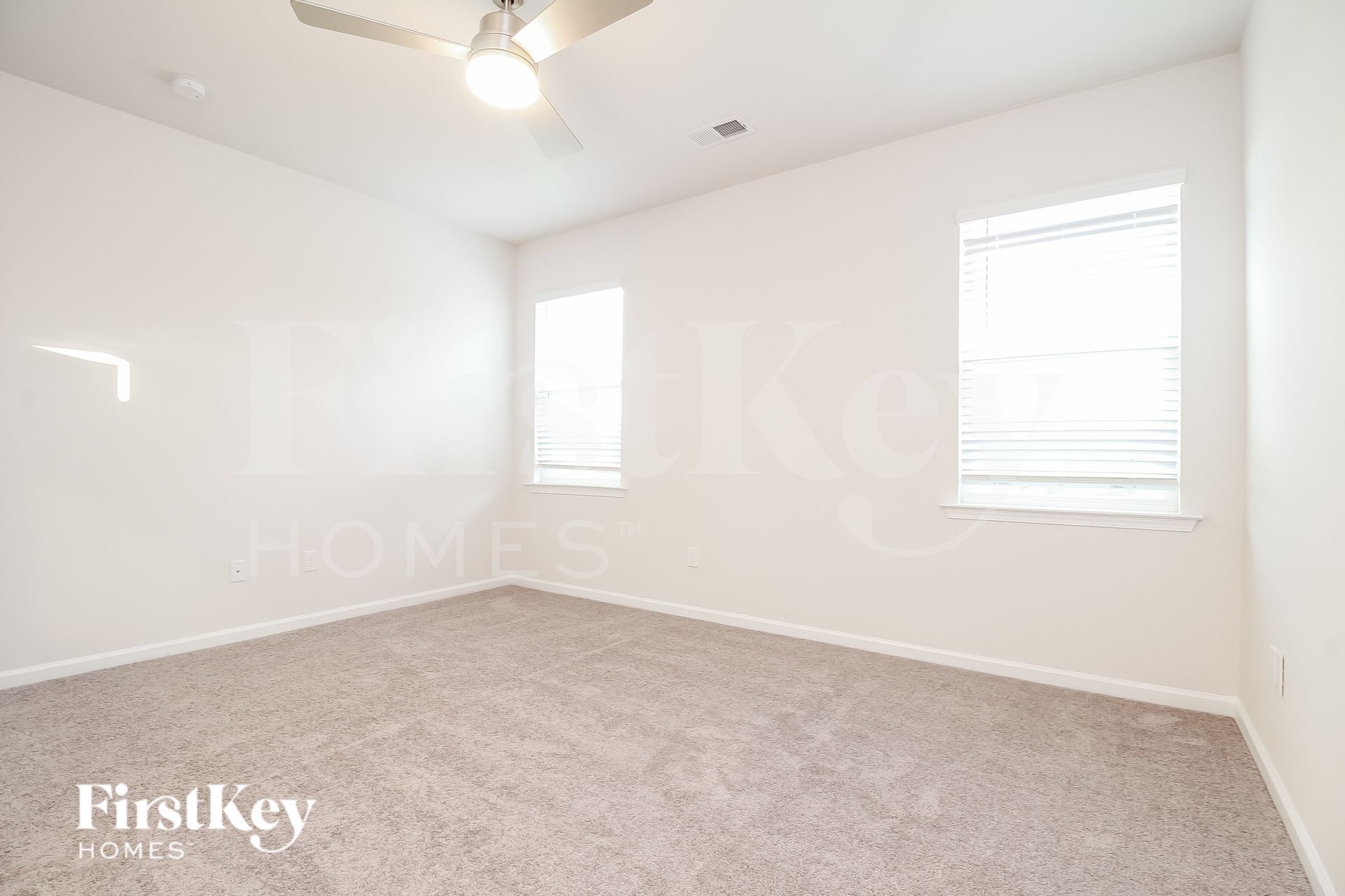 Building Photo - 423 Stonefence Dr