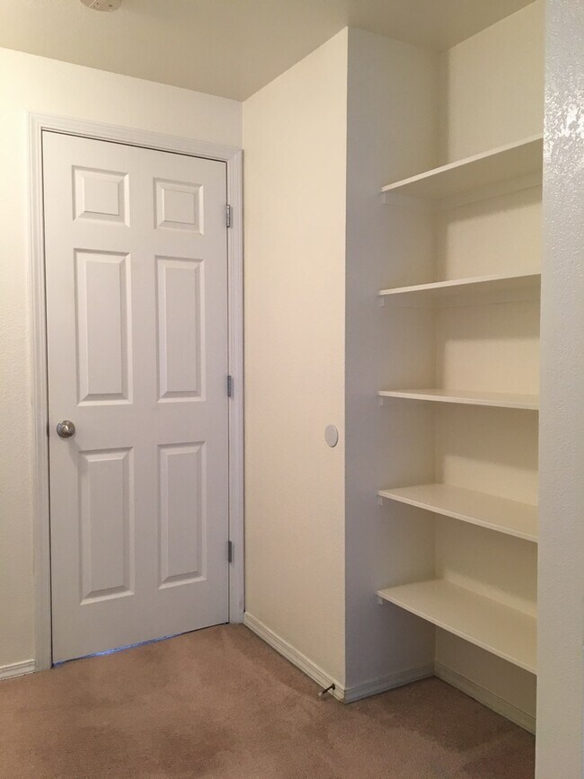 Building Photo - Mill Creek One Bedroom in Mill Creek Count...