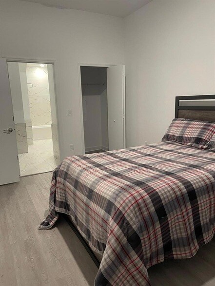 Building Photo - 665 Trikomo Dr