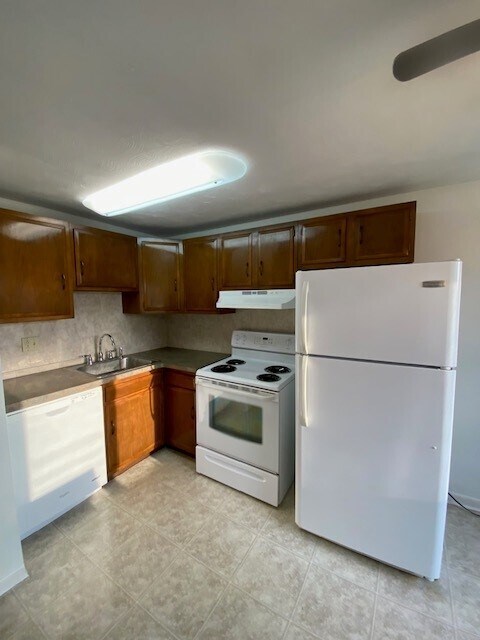 Building Photo - 1325 Ransom Rd