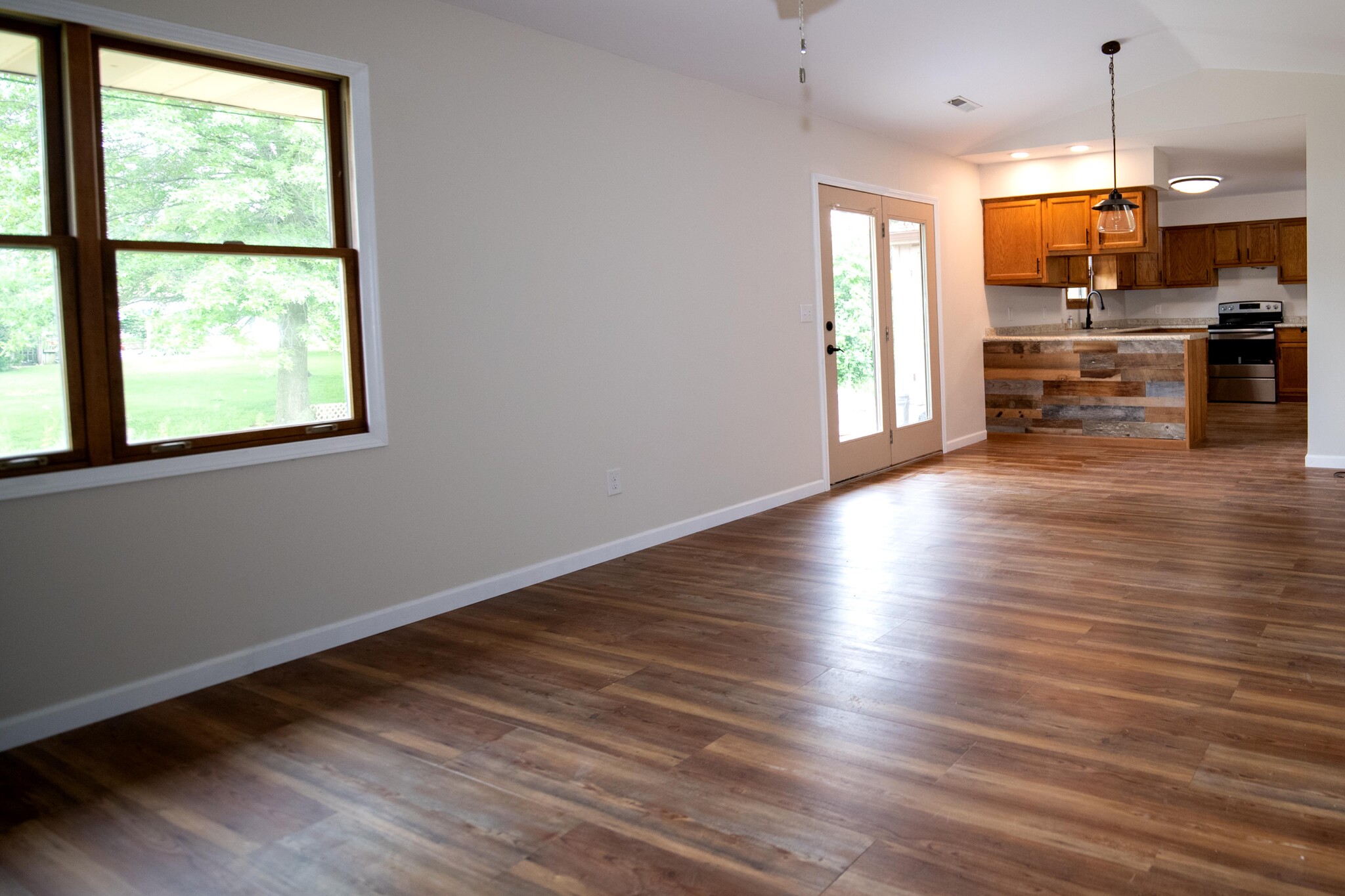 Building Photo - 146 Pierre Pl
