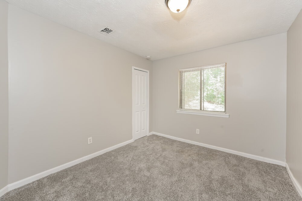 Building Photo - 123 Sir Gregory Manor NW
