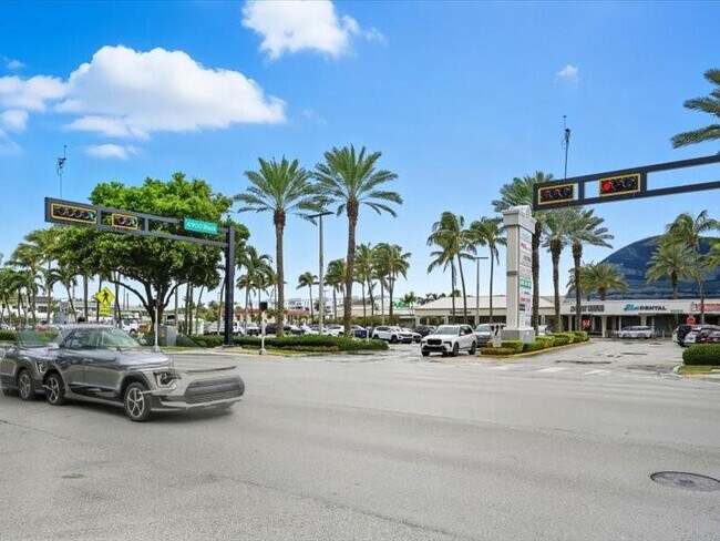 Building Photo - 4900 N Ocean Blvd