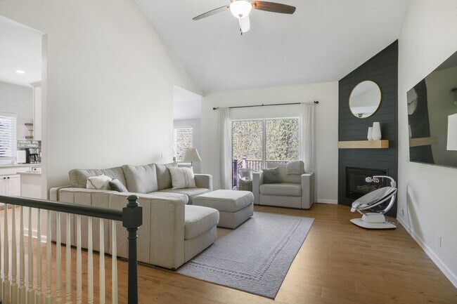 Building Photo - Stunning Raised Ranch | 4 Bedroom 3 Bathro...