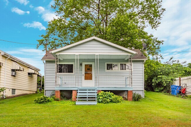 Building Photo - Beautiful 2 bedroom home in Scott Township available October 1!