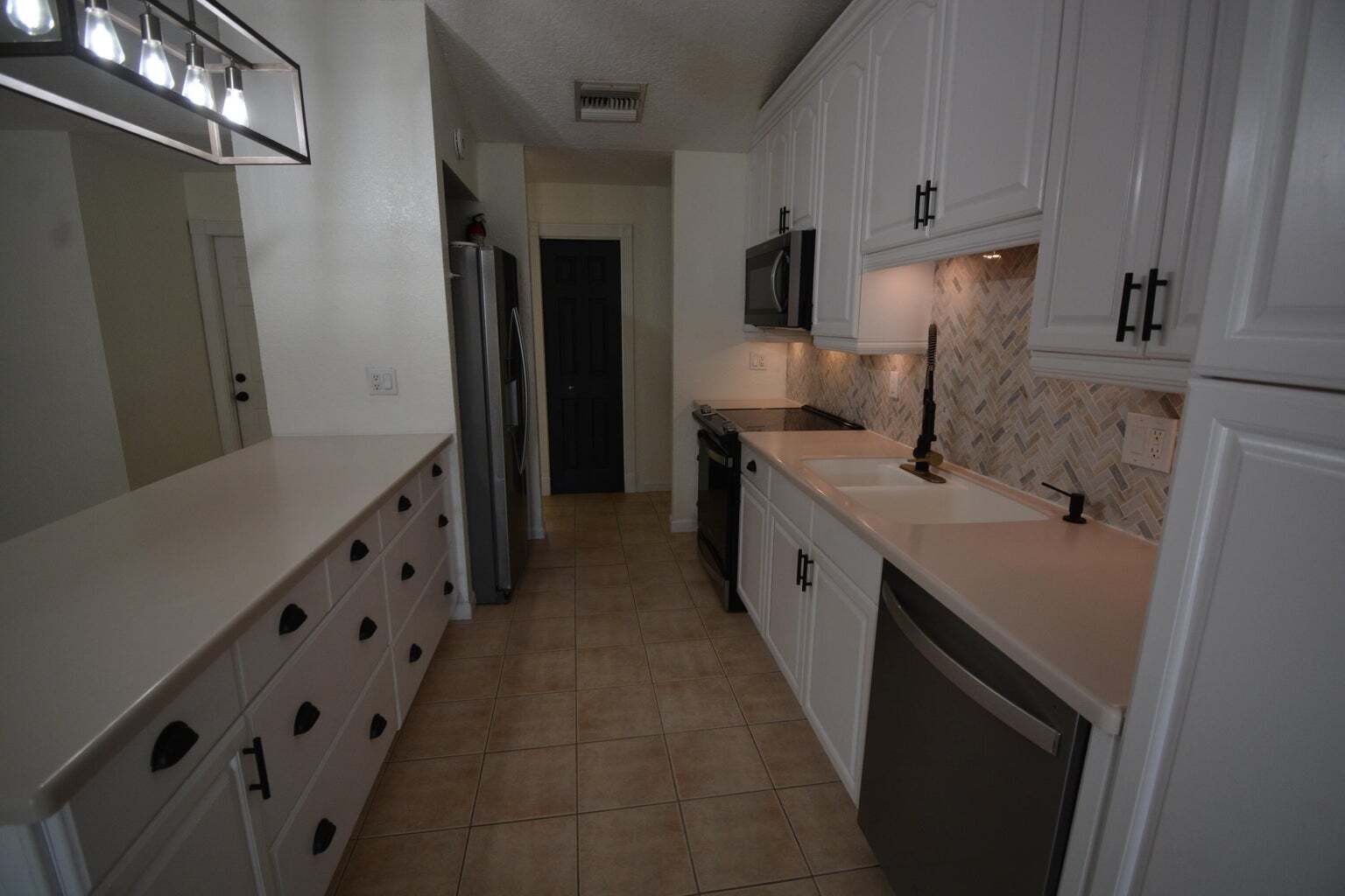 Building Photo - 1379 Pinetta Cir