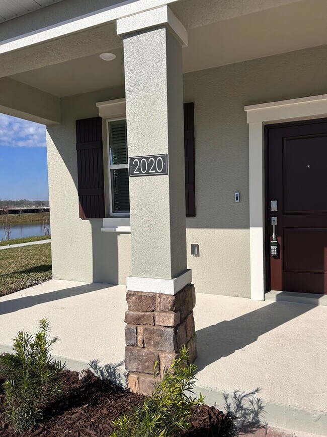 Building Photo - Spacious Corner Unit 3BR/2.5BA Townhome in Kissimmee!