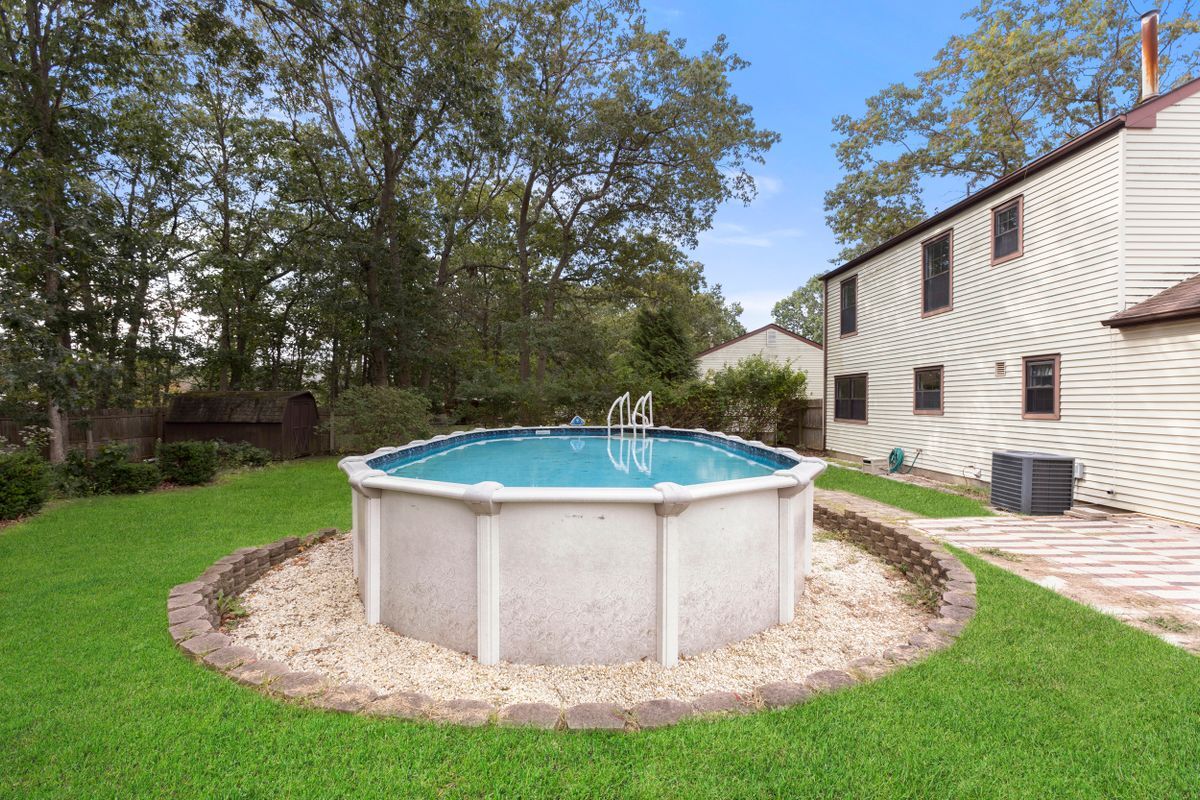 Building Photo - 13 Laurel Crest Dr