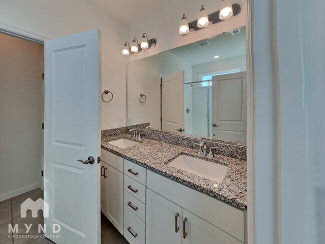 Building Photo - 792 MIDDLETON ST