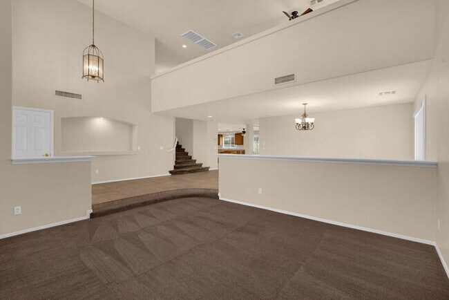 Building Photo - 1412 E Powell Way