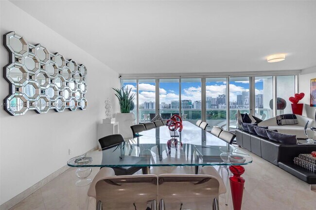 Building Photo - 1643 Brickell Ave