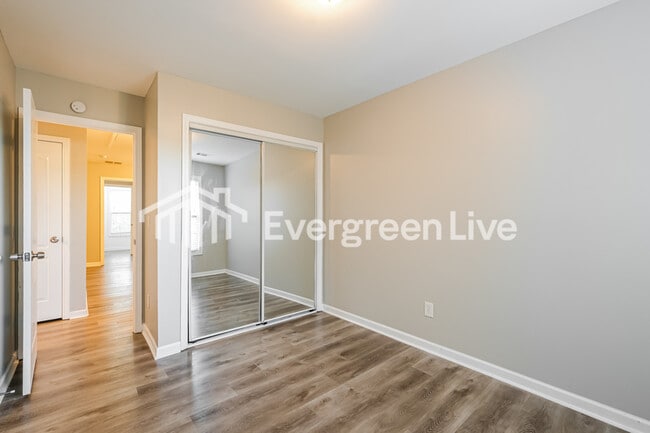 Building Photo - 6499 Snow Bird Ln