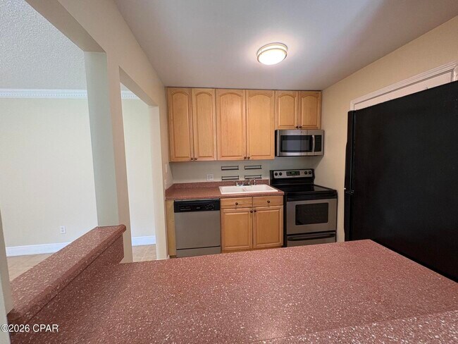 Building Photo - 2100 W Beach Dr