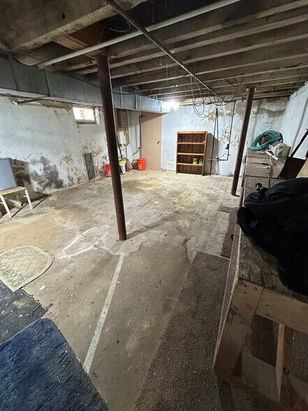 Building Photo - 25 Hall St