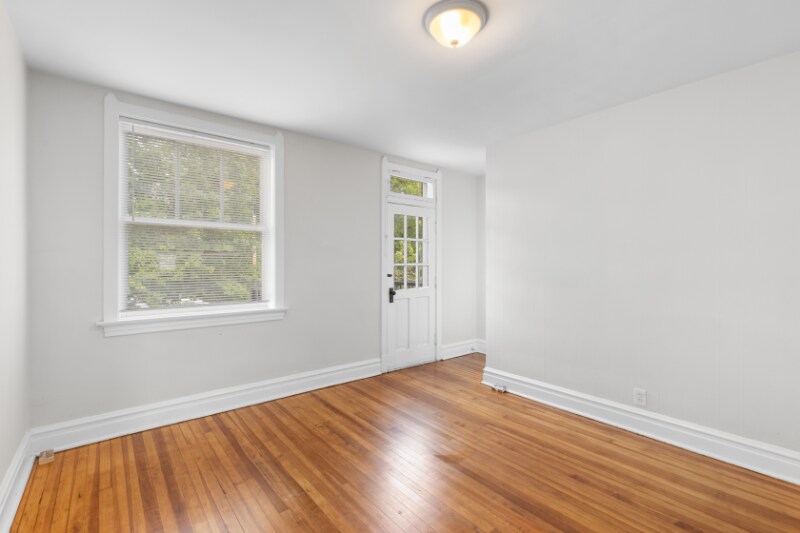 Building Photo - 3325-3327 Demenil Pl