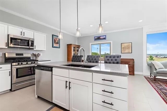 Kitchen and dining - 7345 Griffey St