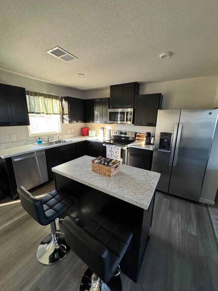 Kitchen - 66 Clara Ct