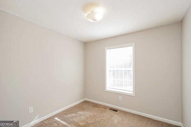 Building Photo - 40 Pleasant Forest Trail
