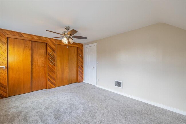 Building Photo - 359 Bleacker Rd