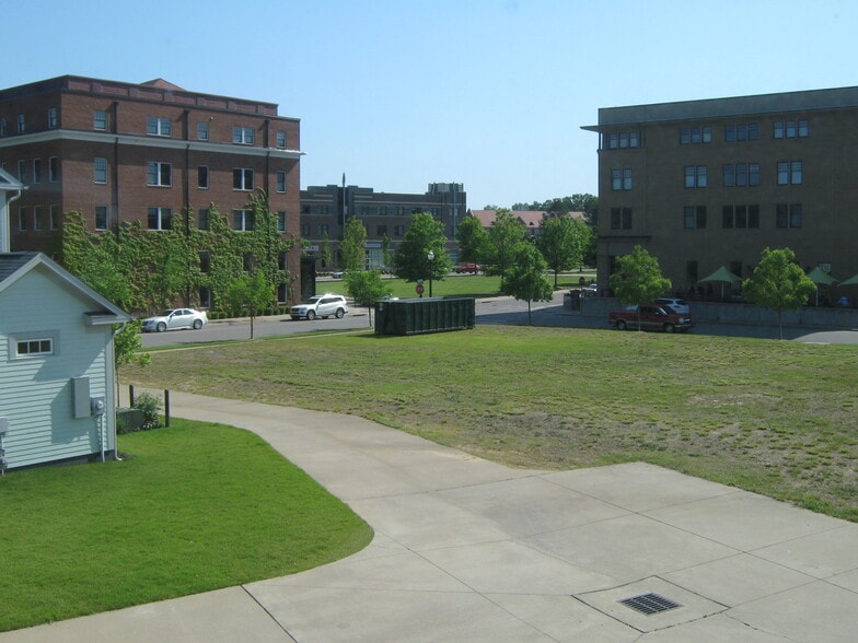 View of market square from bedroom - 915 Reynolds Ave