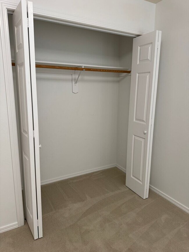 Building Photo - NEW LOWER RENT