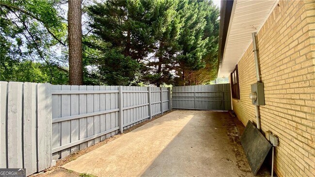 Building Photo - 2831 Meadowlark Trail NW