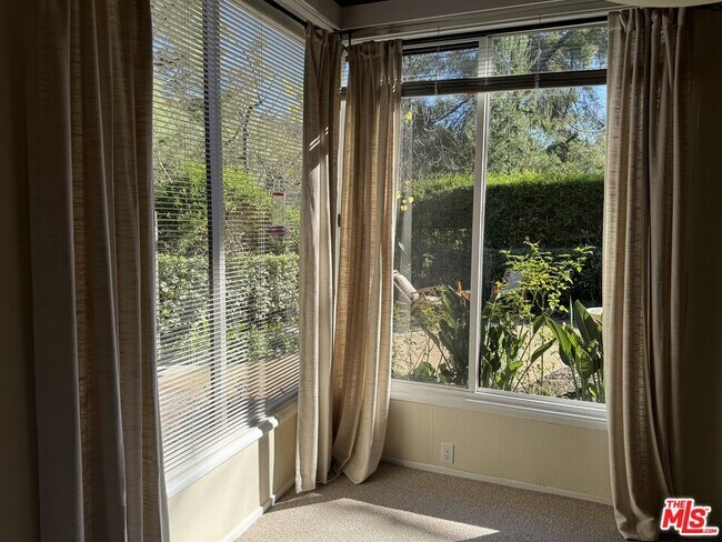 Building Photo - 2731 N Beverly Glen Blvd