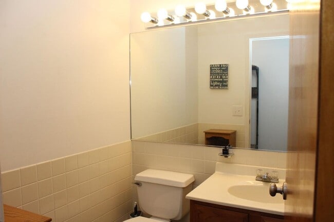 Building Photo - Long-Term Condo Rental Near Weirs Beach