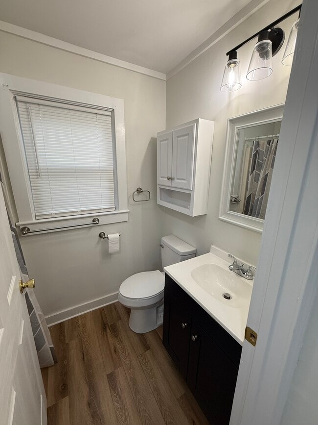 Building Photo - 110 Small St